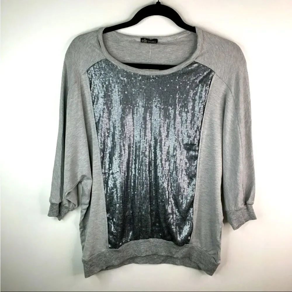 Authentic Ella Moss 3/4 Raglan Sleeve Gray Top with Sequins detail. Size Medium.